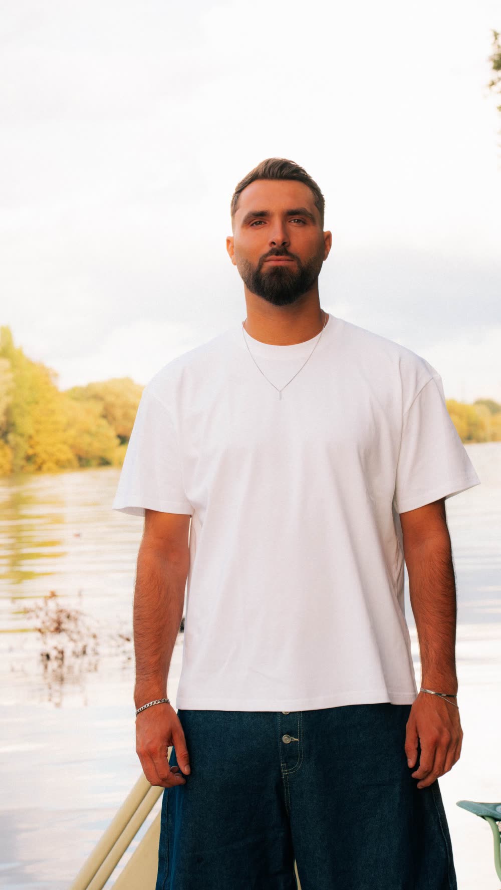 T-shirt blanc pages blanches, vue de face